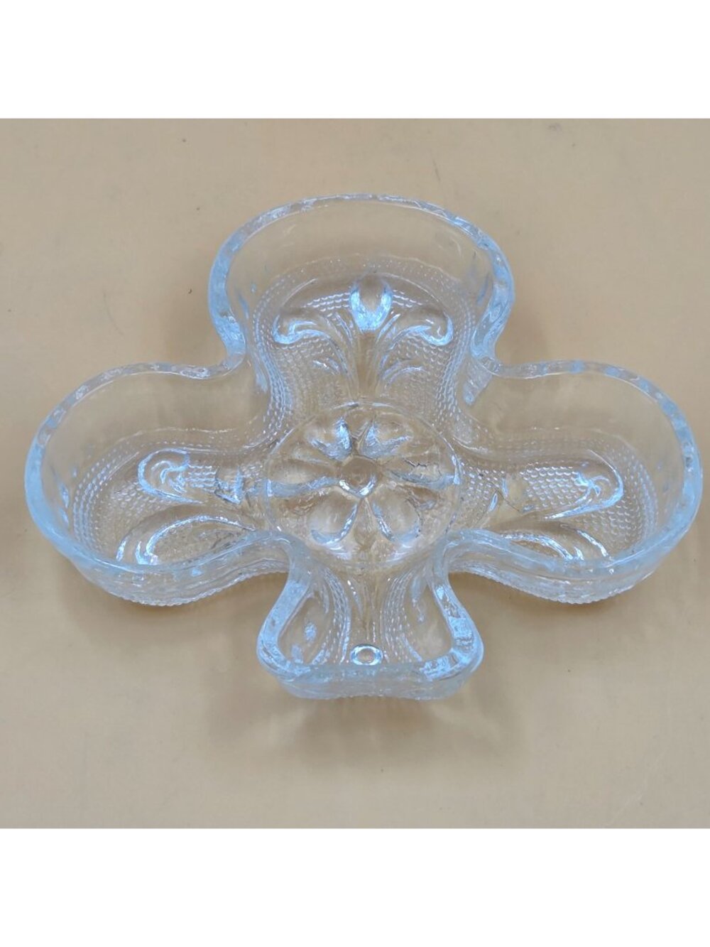 Tiara Indiana Glass Sandwich Clear Club Shamrock Dish Set of 3 Vintage